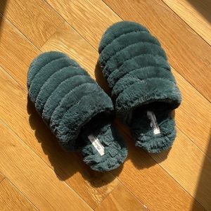 NWOT Madewell Quilted Scuff Slippers in Recycled Faux Fur / 7 / DEEP FOREST